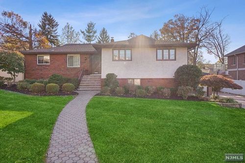 66 Rock Road, Englewood Cliffs, NJ, 07632 | Card Image