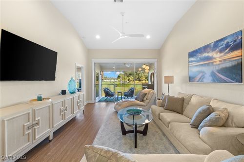 apt-203-2215 Chesterbrook Ct, NAPLES, FL, 34109-1440 | Card Image