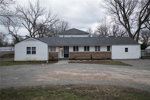18 County Road Bb, Warrensburg, MO, 64093-7563 | Card Image
