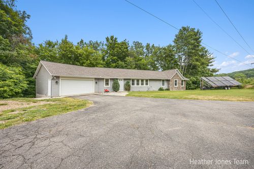 8035 Jericho Ave Ne, Rockford, MI, 49341-8003 | Card Image