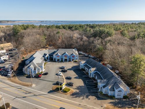 105 Lafayette Rd, Hampton Falls, NH, 03844-2322 | Card Image