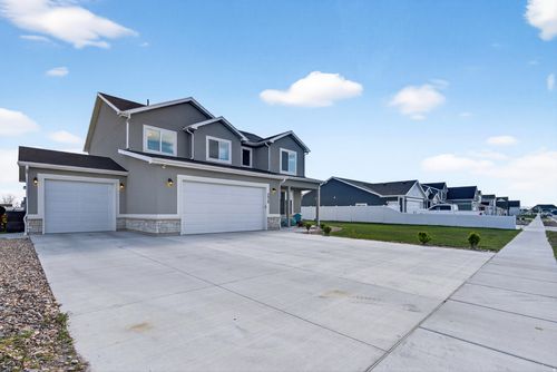 2429 W 2900 N, Farr West, UT, 84404-8143 | Card Image