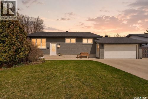 57 Daisy Cres, Moose Jaw, SK, S6J1C2 | Card Image