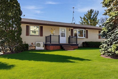 N7436 Grand View Dr, Whitewater, WI, 53190-4324 | Card Image