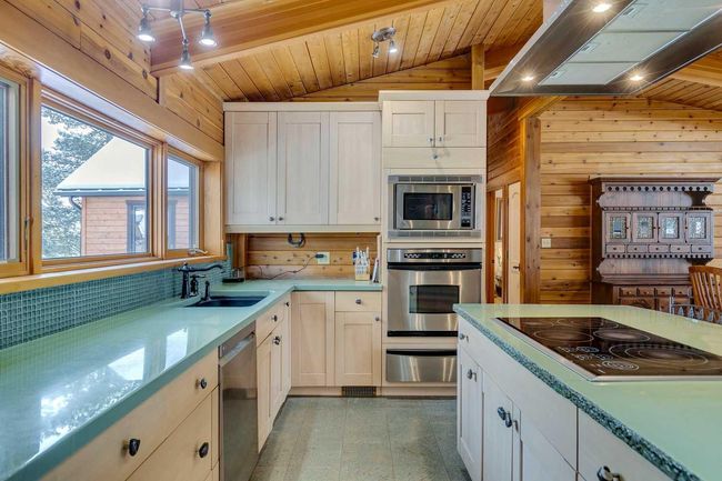 100 Saddle Road, House other with 3 bedrooms, 3 bathrooms and null parking in Bragg Creek AB | Image 8