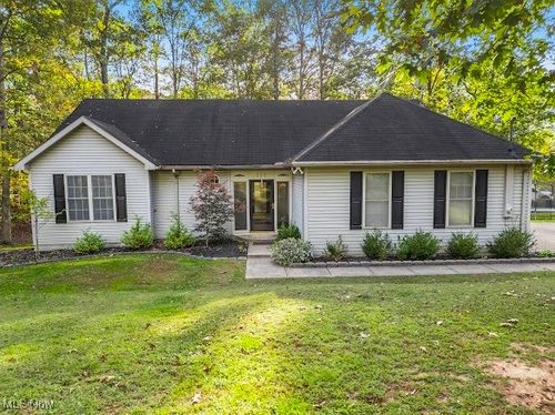 135 Knob Dr, Vincent, OH, 45784-5609 | Card Image