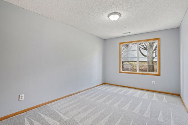 34-web-or-mls-Niagara Ln-2204-034.jpg | Image 30