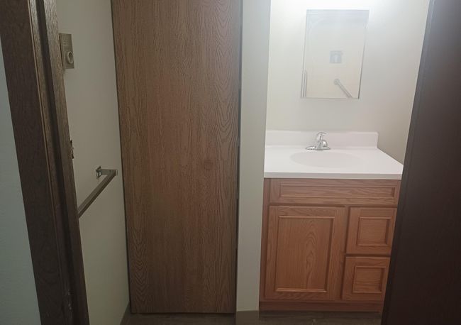 Bathroom | Image 9