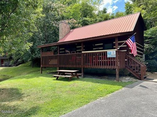 432 Hideaway Ridge Cir, Sevierville, TN, 37862-4452 | Card Image