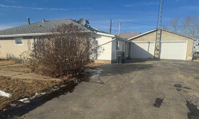 28 3rd Street Se, Home with 3 bedrooms, 1 bathrooms and 4 parking in Falher AB | Image 2