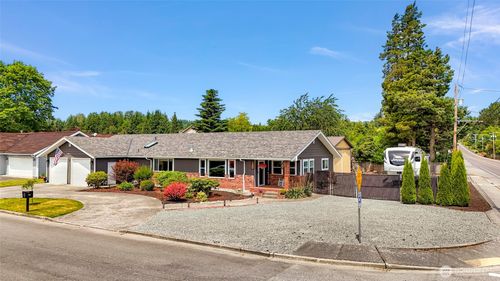 824 Orth Way, Sedro Woolley, WA, 98284-9116 | Card Image