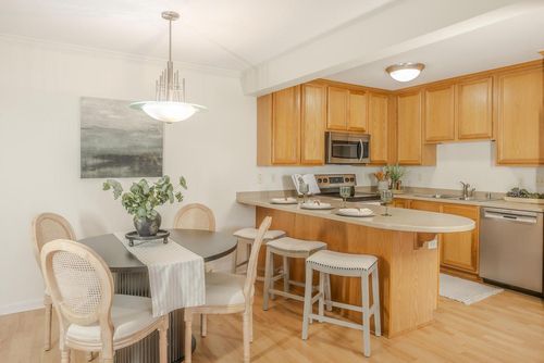 320-1108 N Milwaukee Street, Milwaukee, WI, 53202 | Card Image