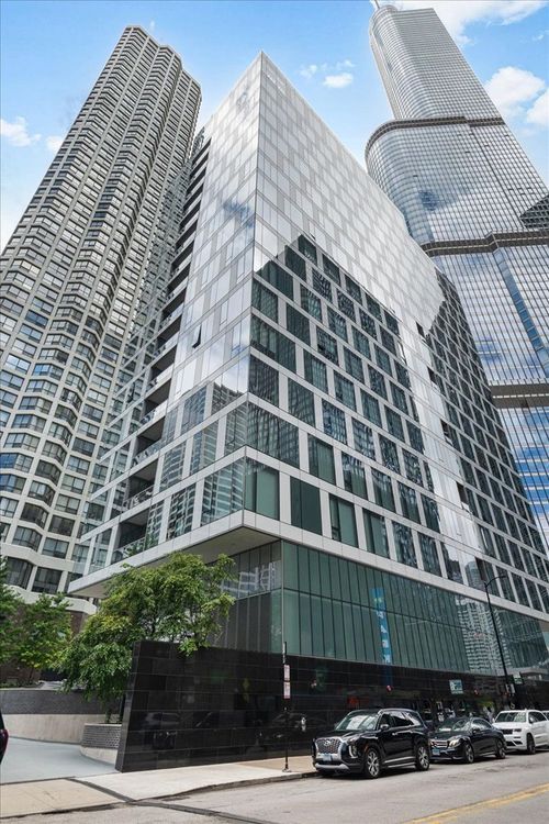 10b-403 N Wabash Ave, Chicago, IL, 60611-3548 | Card Image