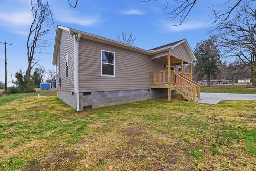 104 Fairground Dr, Waverly, TN, 37185-1709 | Card Image