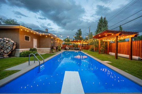 15 Wilshire Place Sw, Calgary, AB, T3C3B9 | Card Image