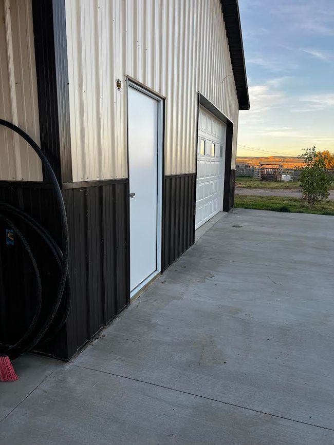 View of garage | Image 18