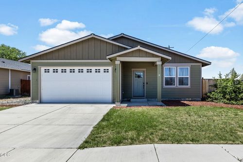 647 Liberty Dr, Metolius, OR, 97741-8723 | Card Image