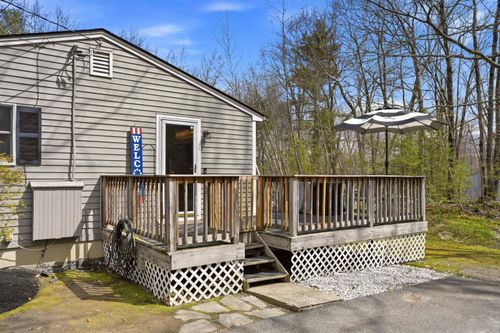 9 Tuttle Rd, Bedford, NH, 03110-4328 | Card Image