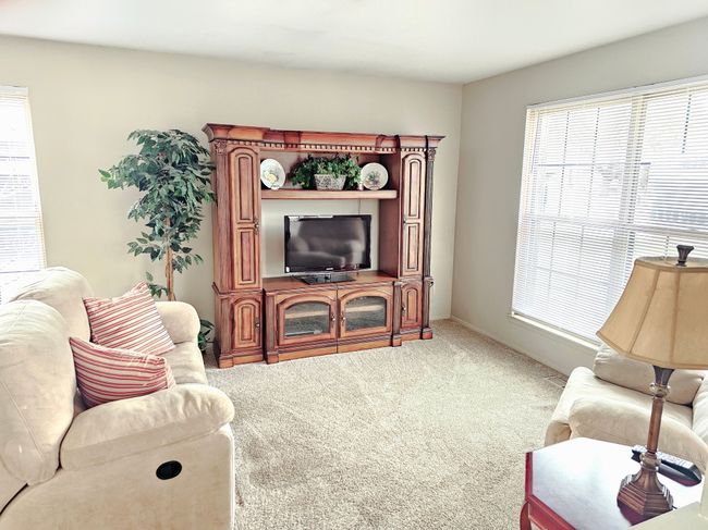 LIVING ROOM | Image 13