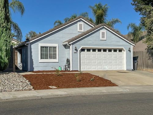 1607 Ammons St, Woodland, CA, 95776-9355 | Card Image