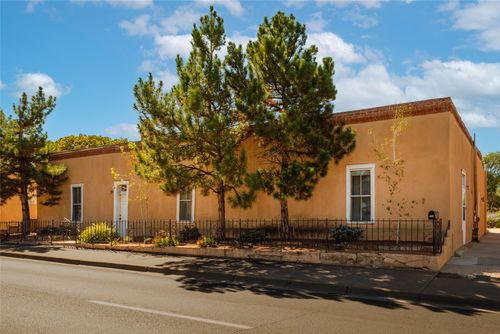 1127 Paseo De Peralta, Santa Fe, NM, 87501-2737 | Card Image