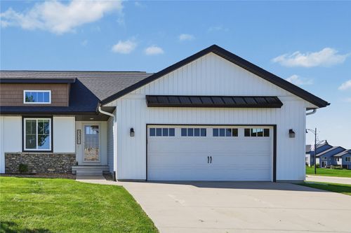 3301 Platinum Way, Marion, IA, 52302 | Card Image