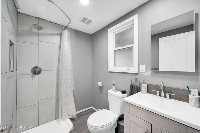 16 Lamp Post Ct, House other with 4 bedrooms, 3 bathrooms and null parking in Howell NJ | Image 25