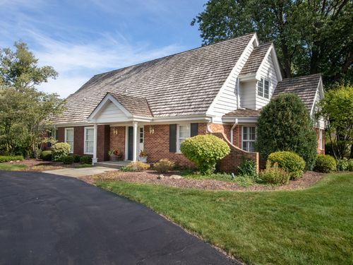 2 Royal Vale Dr, Oak Brook, IL, 60523-1649 | Card Image
