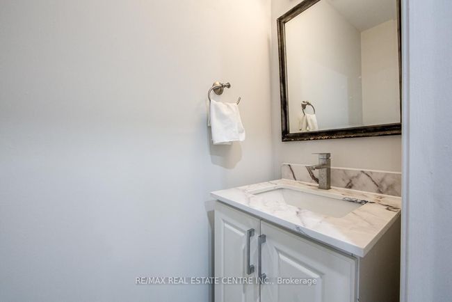 359 Bussel Cres, House attached with 3 bedrooms, 3 bathrooms and 1 parking in Milton ON | Image 17