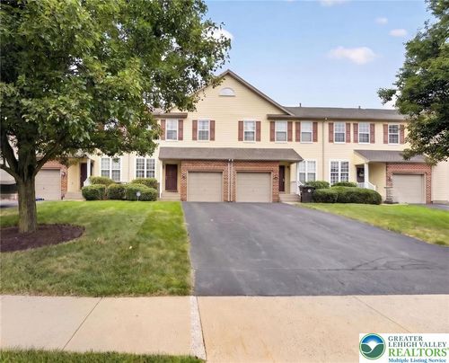 8141 Cross Creek Circle, Upper Macungie Twp, PA, 18031 | Card Image