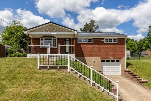 3405 E Stag Dr, Gibsonia, PA, 15044-7975 | Card Image