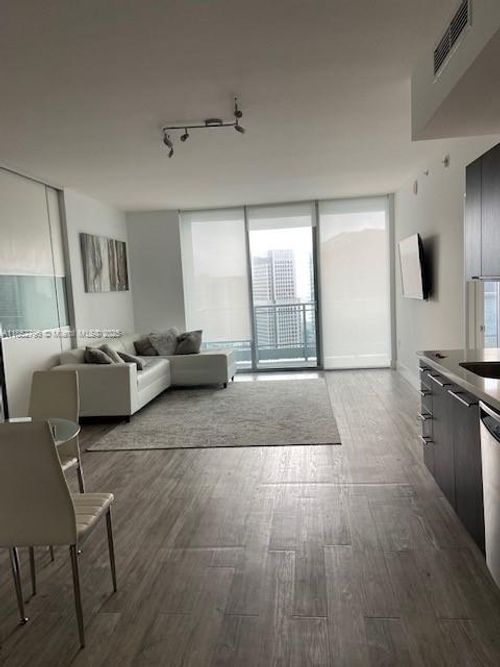 apt-4203-90 Sw 3rd St, Miami, FL, 33130-4068 | Card Image