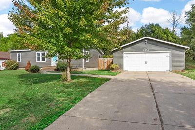 2556 23rd Avenue Se, House other with 2 bedrooms, 2 bathrooms and null parking in Cedar Rapids IA | Image 2