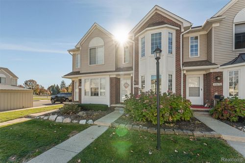 35074 Windsor Dr, New Baltimore, MI, 48047-4376 | Card Image