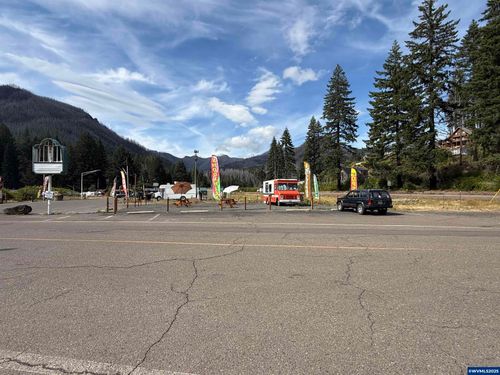 100 & 110 N Detroit Rd, Detroit, OR, 97342-0001 | Card Image