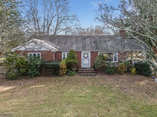 158 Featherbed Ln, Flemington, NJ, 08822-5640 | Card Image