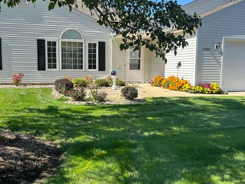 1203 Carriage Dr, Tecumseh, MI, 49286-7757 | Card Image