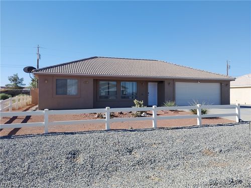 811 Kansas St, Pahrump, NV, 89048-8293 | Card Image