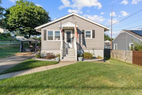 4 Warfield St, Milford, CT, 06461-2929 | Card Image