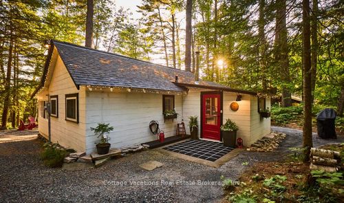 102 Deer Lake Rd, Port Sydney, ON, P0B1L0 | Card Image