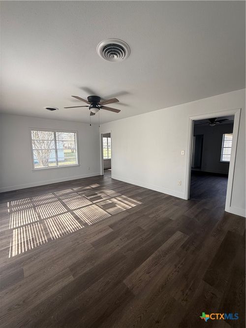 801 Hopkins St., Yoakum, TX, 77995 | Card Image