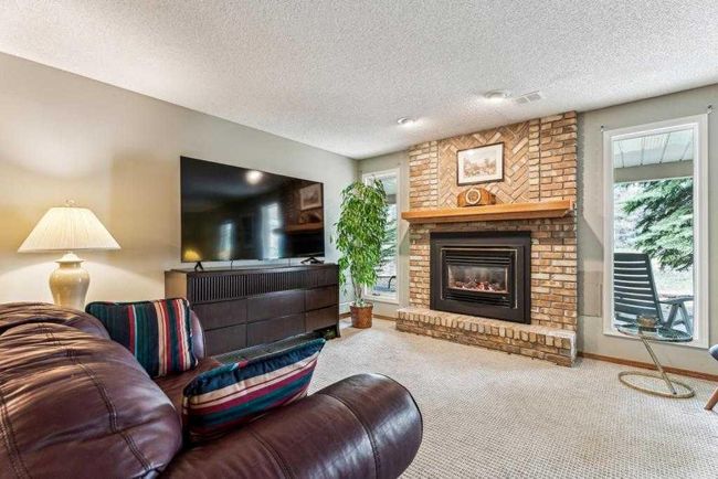 89 Shawnee Rise Sw, Home with 3 bedrooms, 3 bathrooms and 4 parking in Calgary AB | Image 23