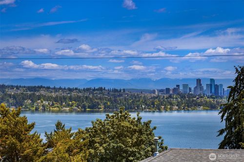 1515 37th Ave, Seattle, WA, 98122-3469 | Card Image