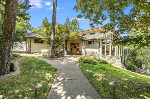 953 Angel Point Rd, Lakeside, MT, 59922-9425 | Card Image