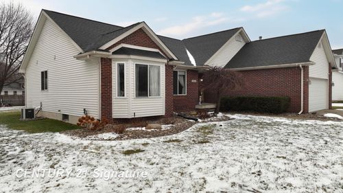 11404 Grand Oaks Dr, Clio, MI, 48420-8290 | Card Image