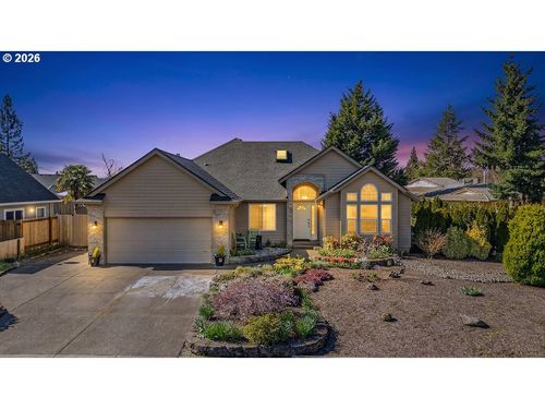 921 Hermanson St, Woodburn, OR, 97071-5854 | Card Image
