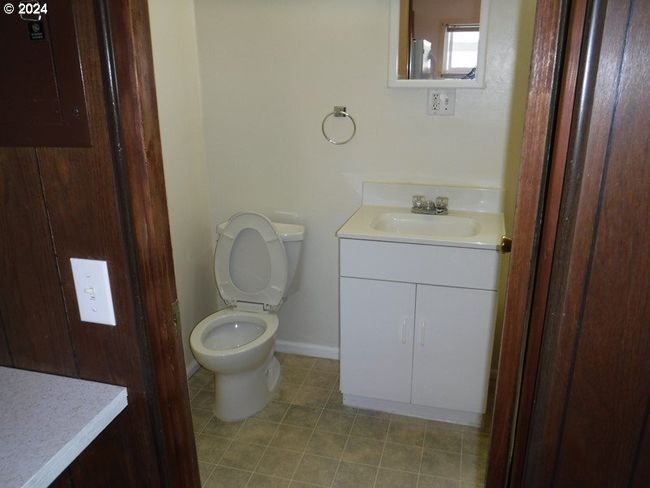 160 Spring St, House other with 3 bedrooms, 3 bathrooms and null parking in Gardiner OR | Image 12
