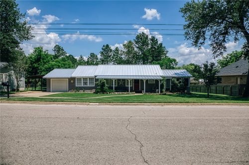 601 S Masonic St, Bellville, TX, 77418-2521 | Card Image