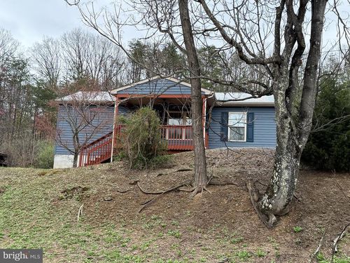 3485 Valley Rd, BERKELEY SPRINGS, WV, 25411-4812 | Card Image