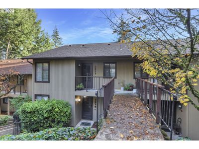 3877 Colony Oaks Dr, House attached with 2 bedrooms, 1 bathrooms and null parking in Eugene OR | Image 3